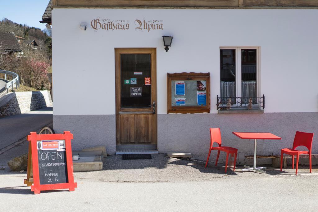 Gaestehaus Alpina In Fanas Exterior foto